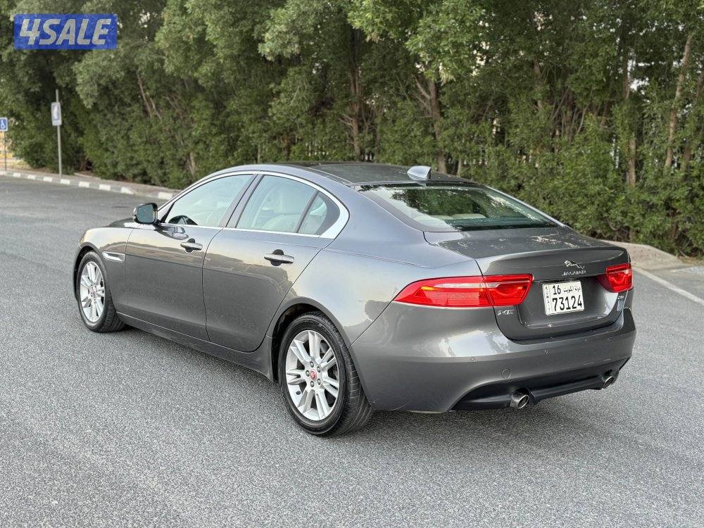 جاكور XE 2018 بحاله نظيفه جدا4