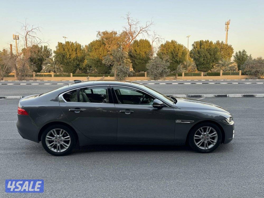 جاكور XE 2018 بحاله نظيفه جدا6