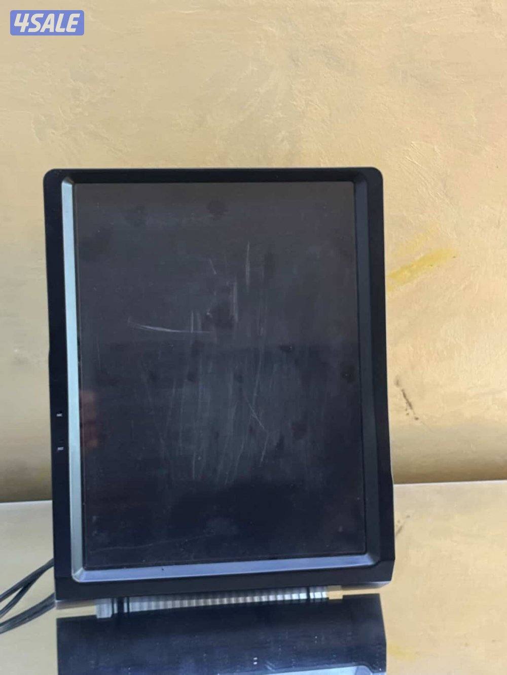 للبيع شاشة ايباد للشاص تركب على وايرات الوكالة سعرها ٢٥٠ وكيلها ماتركس1