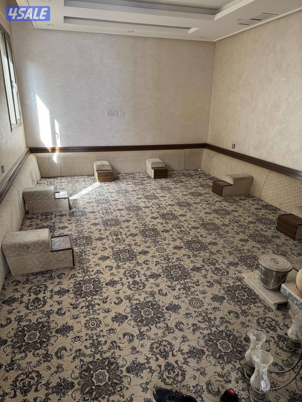 ديوان أرضية0