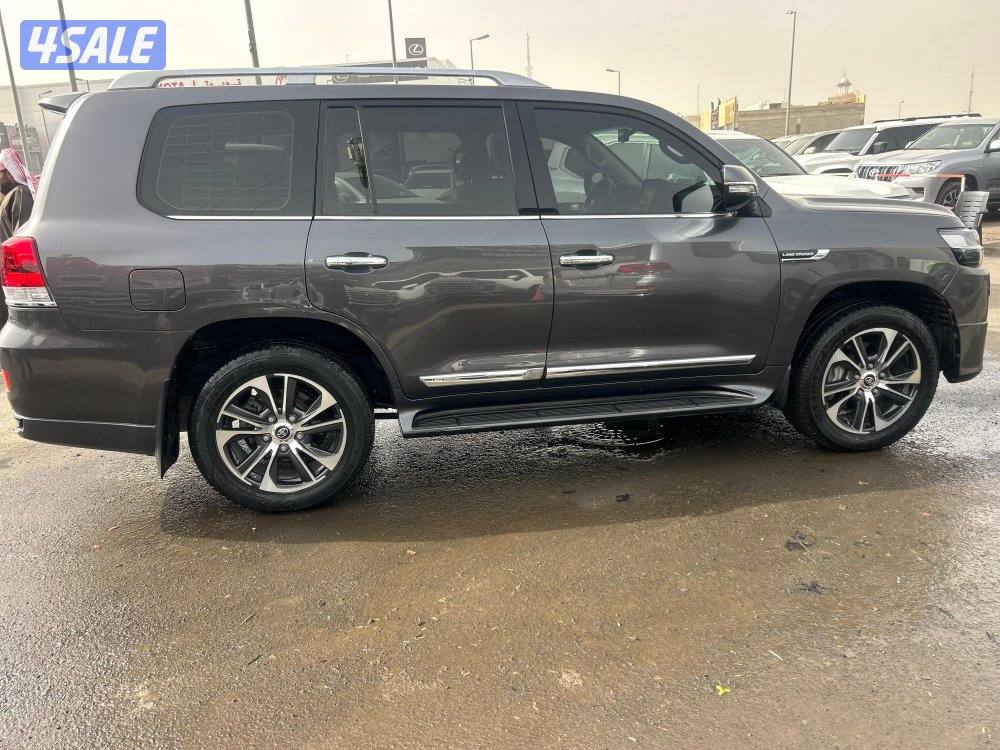 لاند كروزر GX.R-قراند تورينق .V8
موديل 2020
ماشى 171.000 k.m2