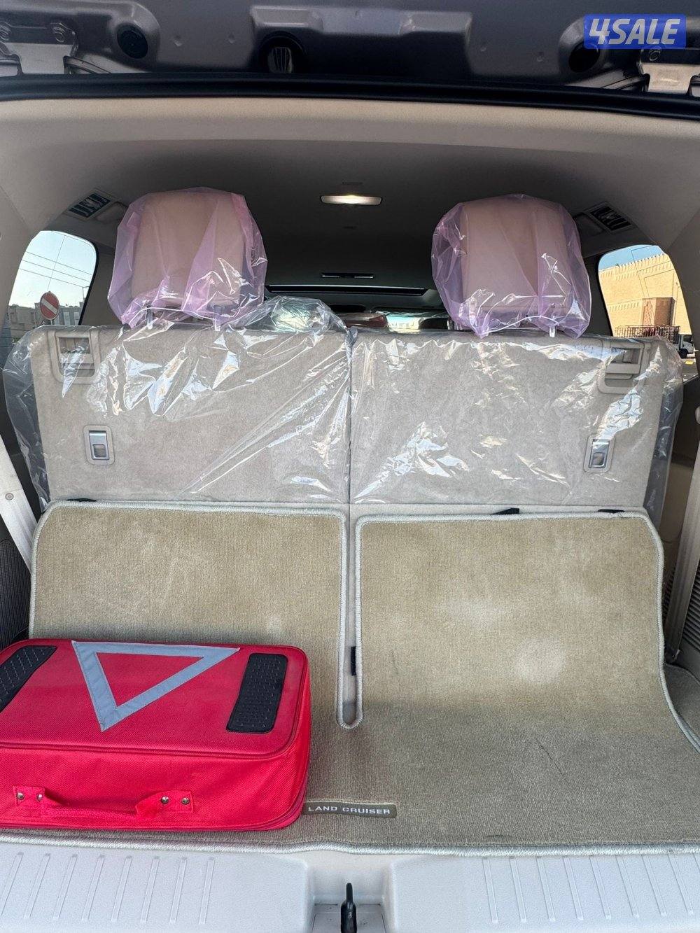 لاند كروزر VX صبغ الوكالة عداد 80 الف وارد الساير6