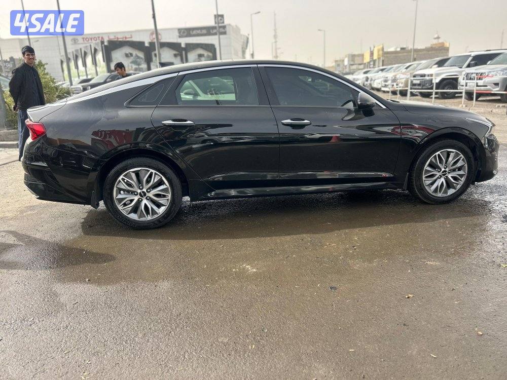 كيا-K5 هايبرد 
موديل 2023
ماشى 34.000 k.m
وارد المطوع .2