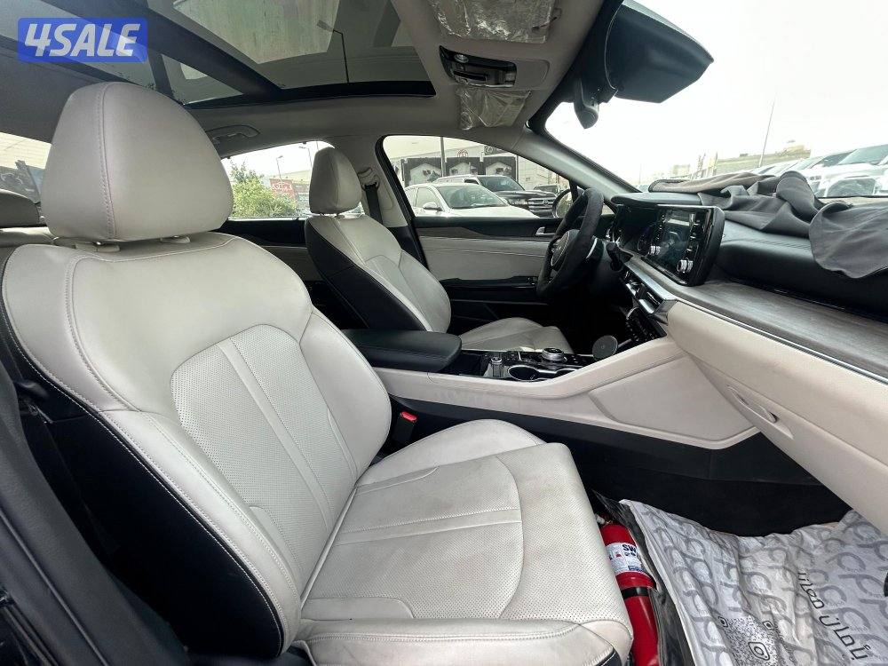 كيا-K5 هايبرد 
موديل 2023
ماشى 34.000 k.m
وارد المطوع .5