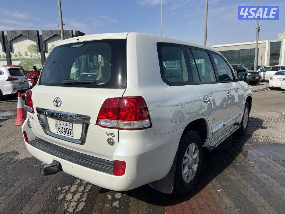 لاند كروزر GXR V61