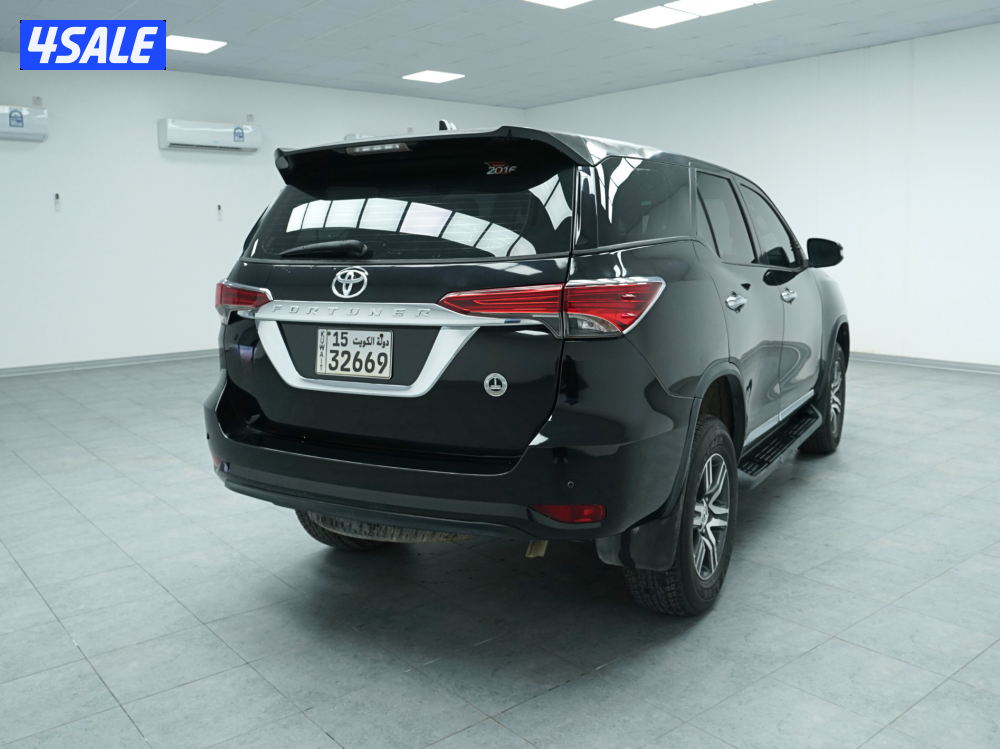 Toyota Fortuner1