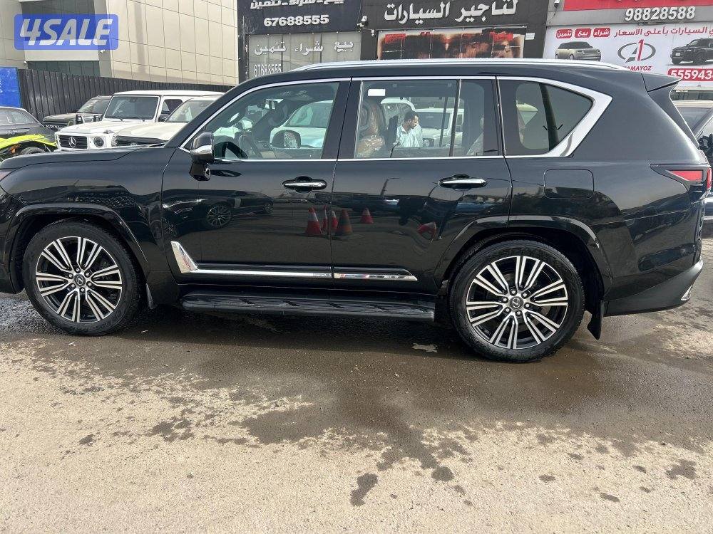 لكزس LX600 درجة اولى 
twinturbo .V6
موديل 20243