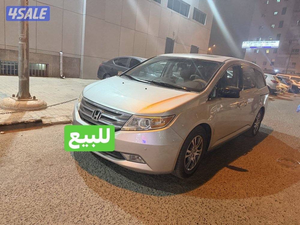 هوندا اوديسى ٢٠١٣  ماشى ١٥١  شرط الفحص جير ماكينه شاصى3