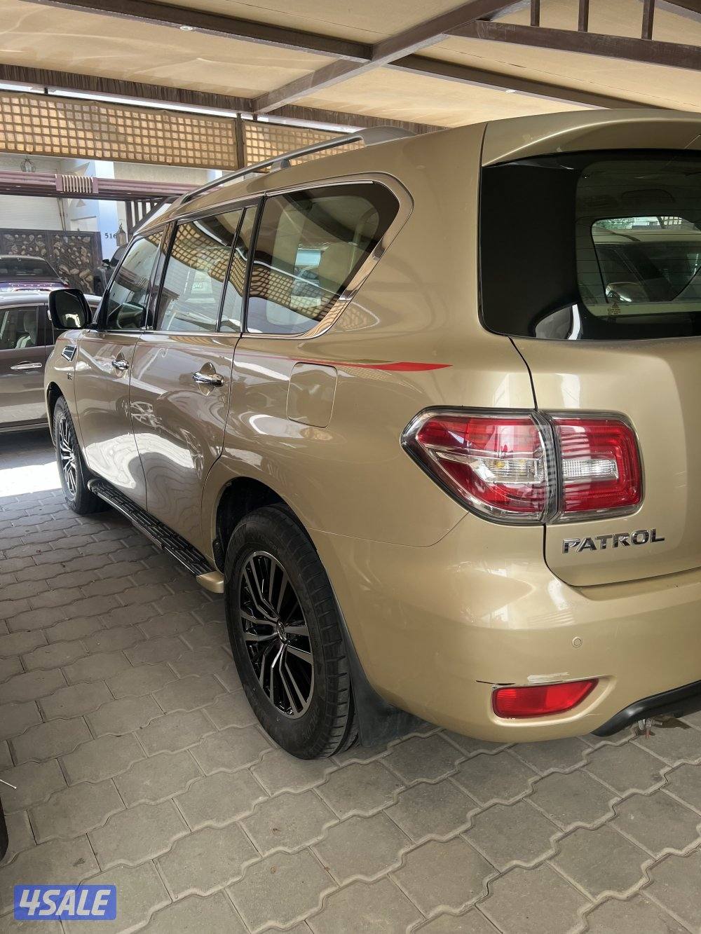 باترول 2012 لون بيج ذهبي قير عادي بحاله جيده مايحتاج شي سيرفس منتظم في0