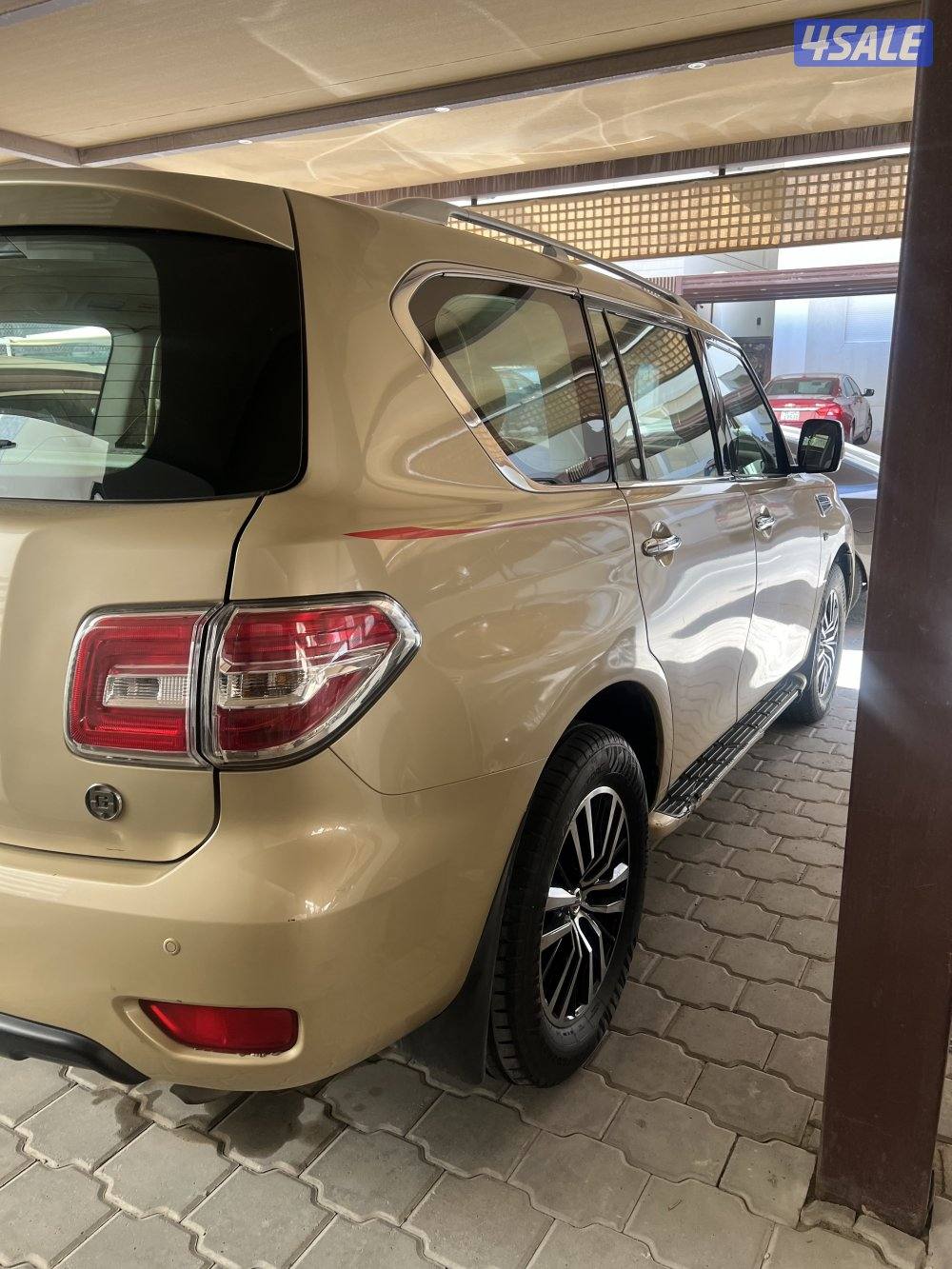 باترول 2012 لون بيج ذهبي قير عادي بحاله جيده مايحتاج شي سيرفس منتظم في3