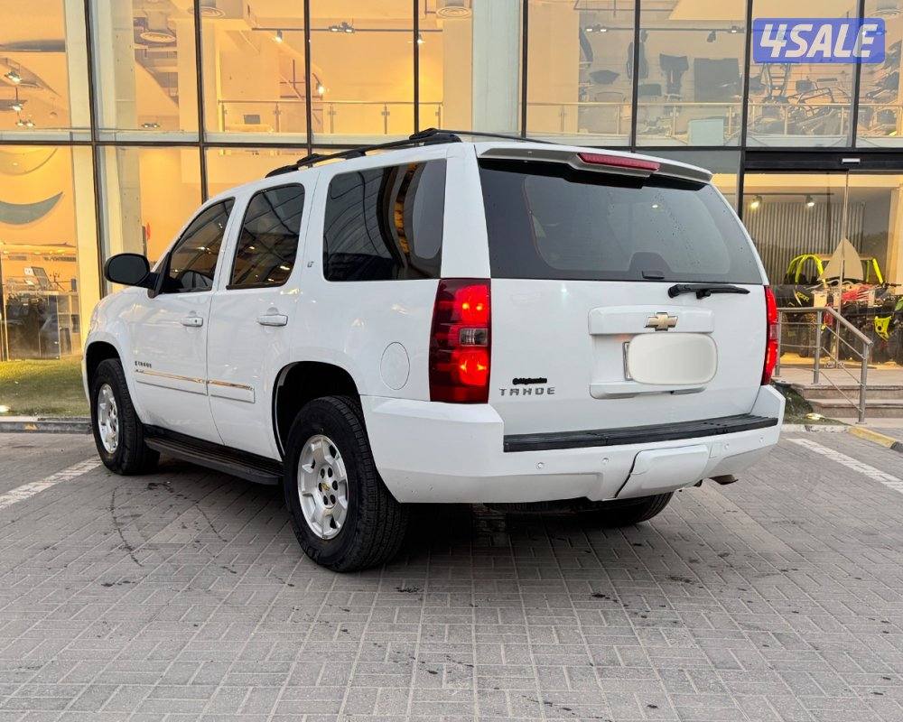 شيفروليه تاهو LT موديل 2009 بحاله ممتازه شرط الفحص8