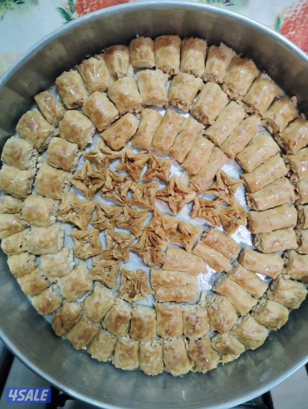 معلم حلويات  سوري  يبحث عن  عمل0