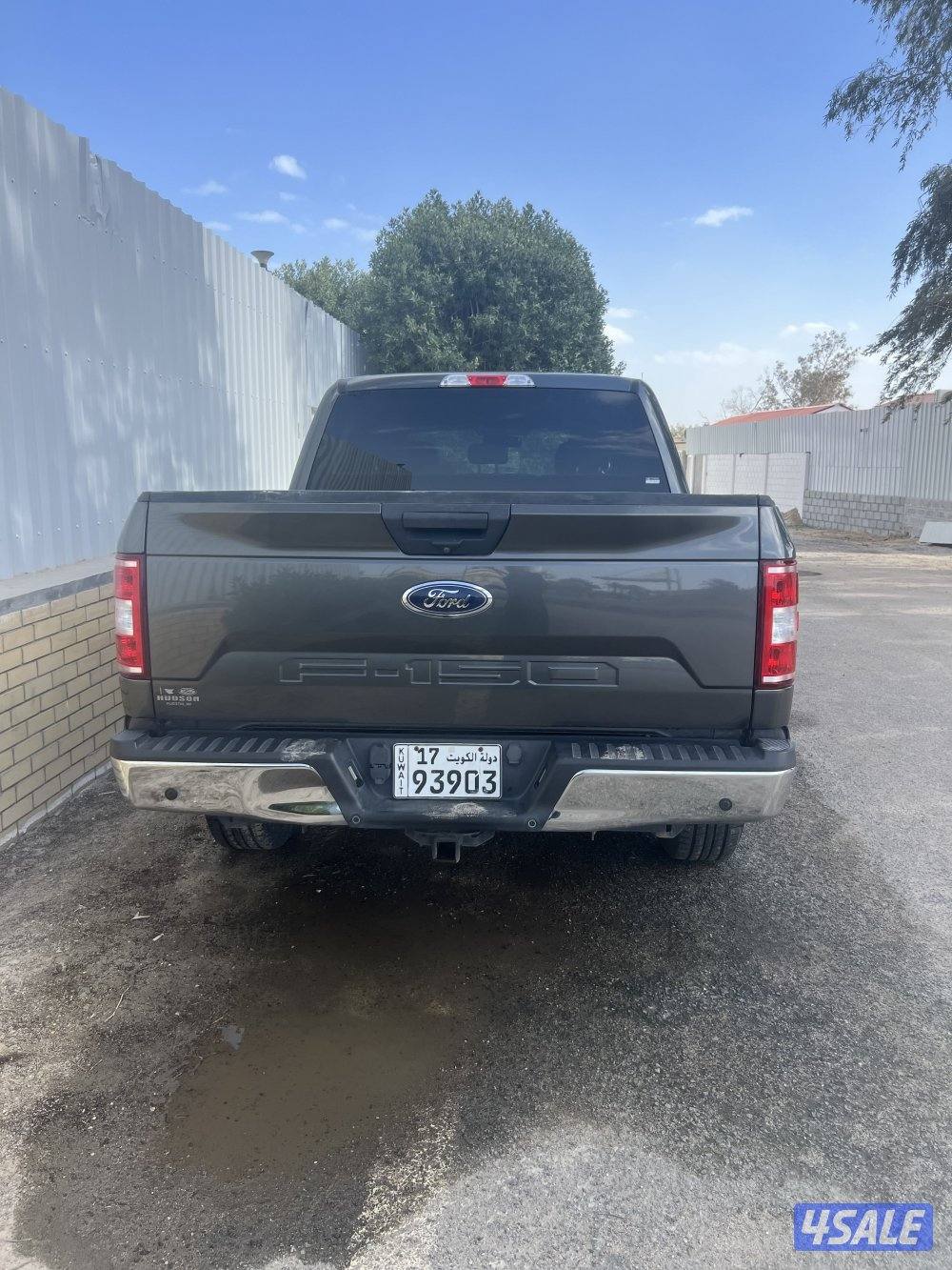 للبيع وانيت 2018 وارد امريكا بحالة ممتازه شرط صبغ الوكاله1