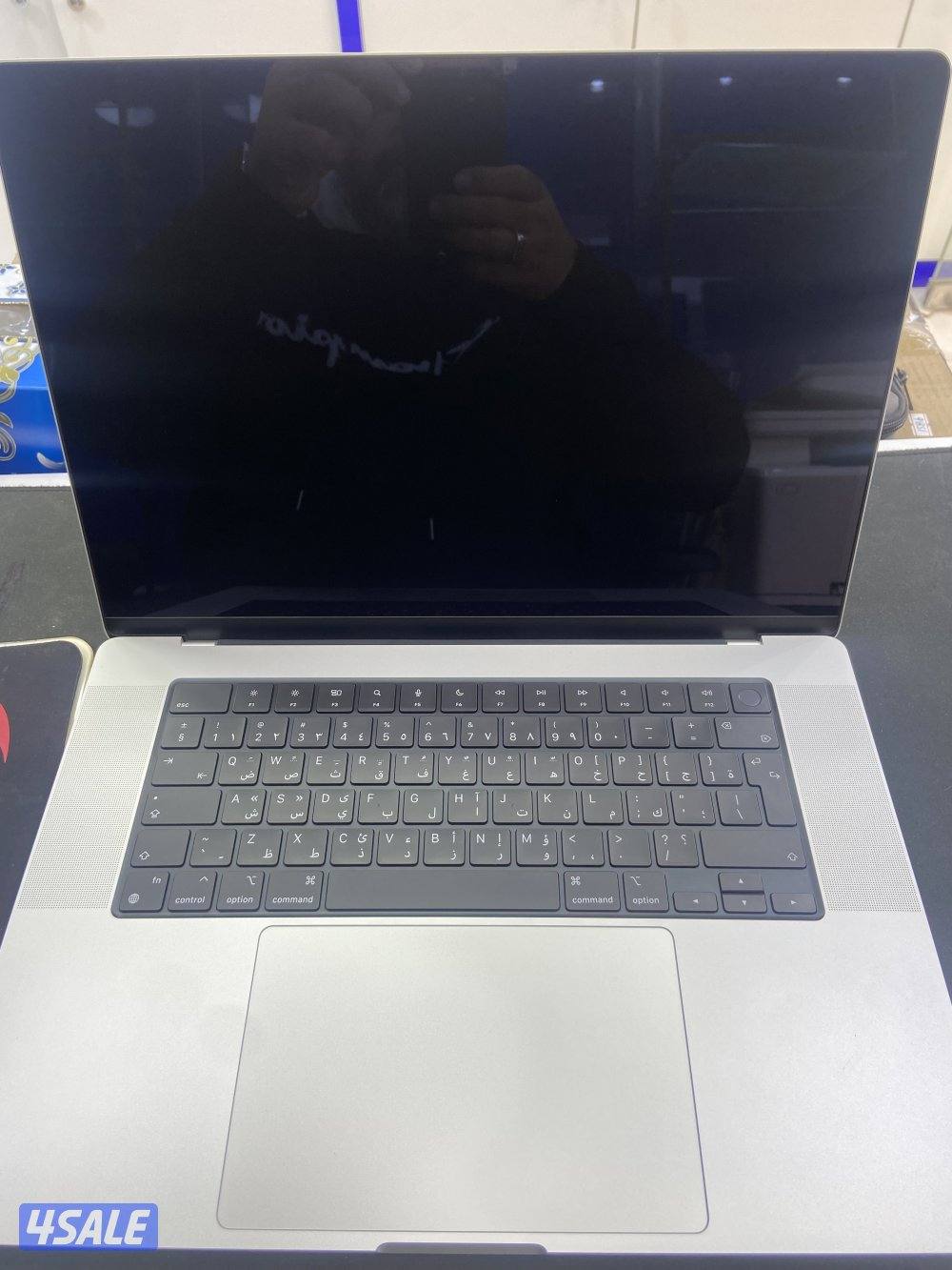 MAC BOOKPRO M2 PRO -16 INCH -RAM 16 GB -512 SSD-scratch less -11 cycle2