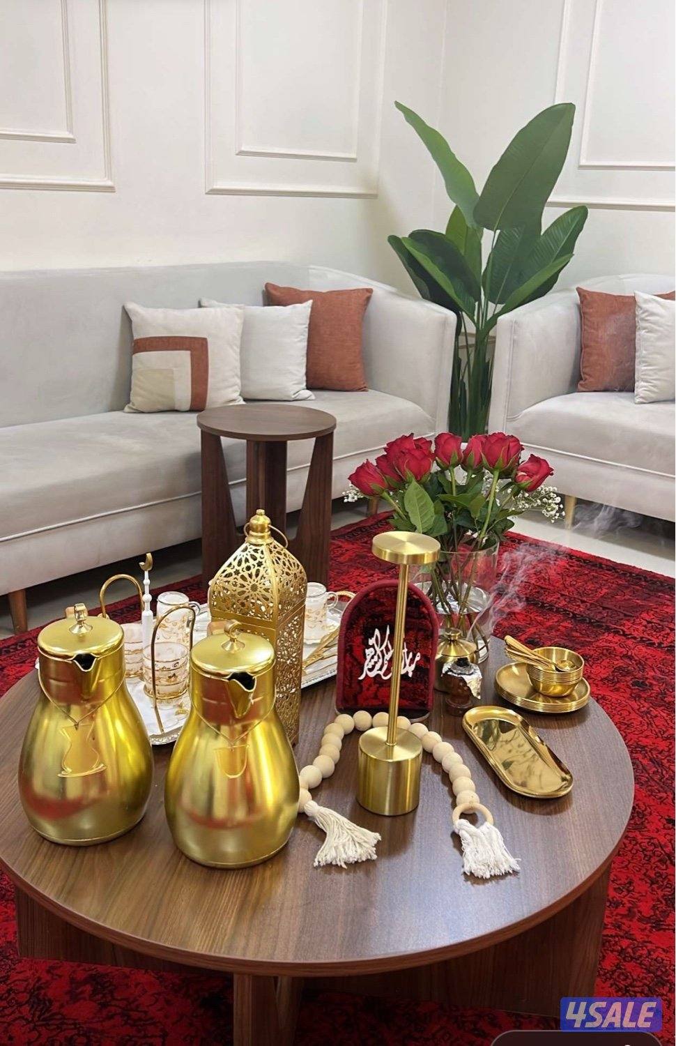 للبيع جلسه مع طاولات0