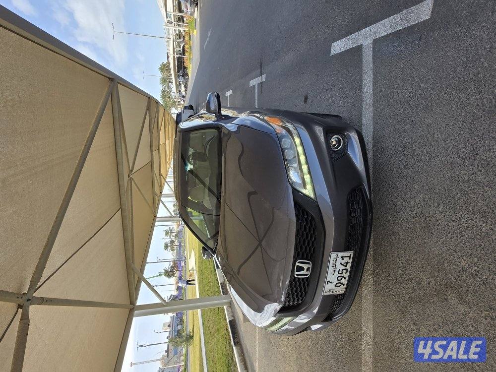 للبيع هوندا أكورد باب واحد موديل 2014 كامل مواصفات 6 سلندر شرط فحص0