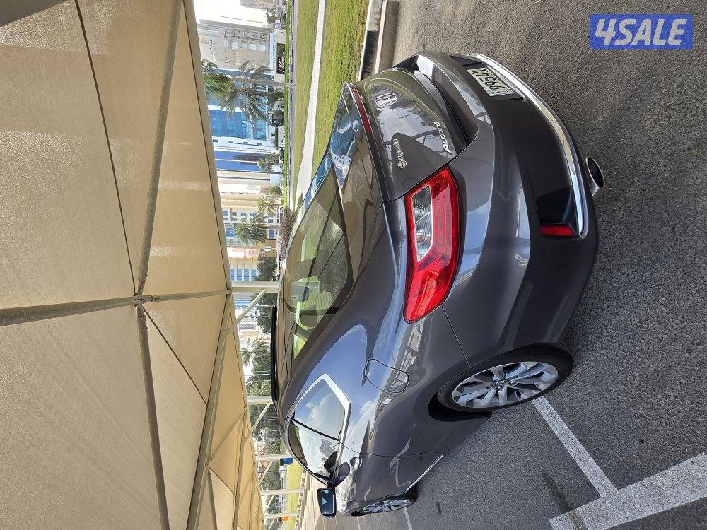 للبيع هوندا أكورد باب واحد موديل 2014 كامل مواصفات 6 سلندر شرط فحص2