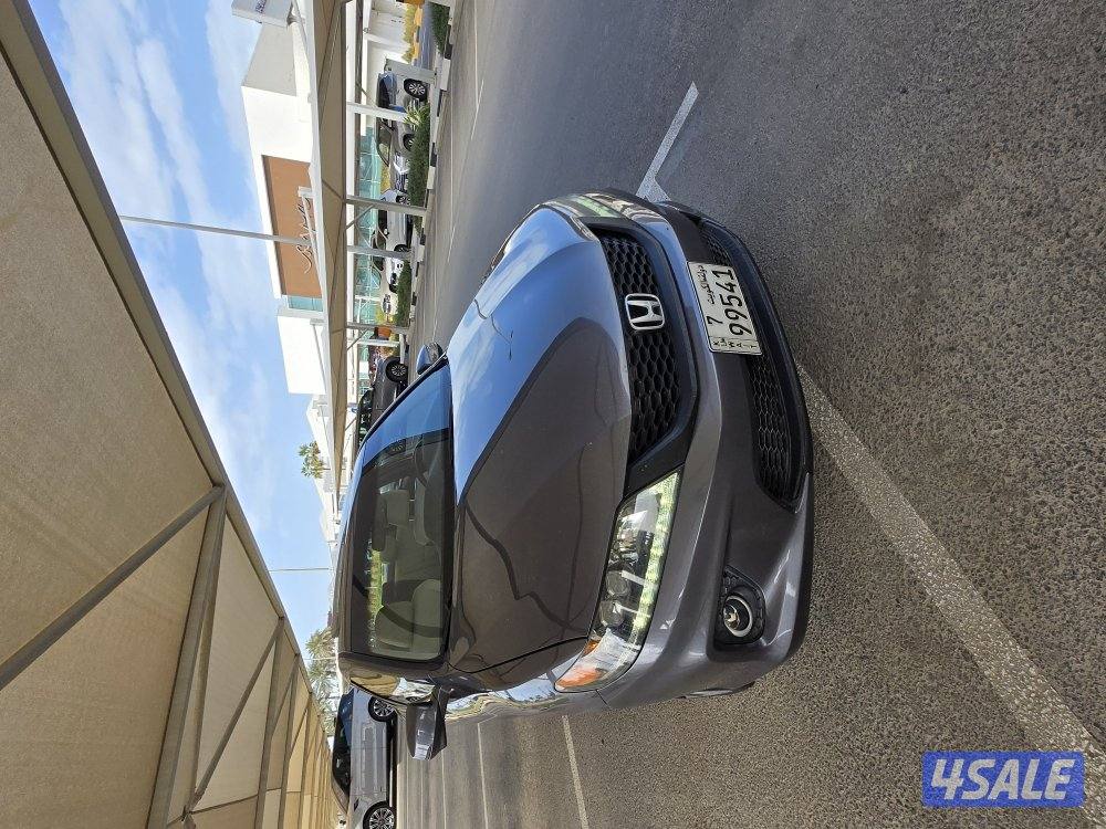 للبيع هوندا أكورد باب واحد موديل 2014 كامل مواصفات 6 سلندر شرط فحص6