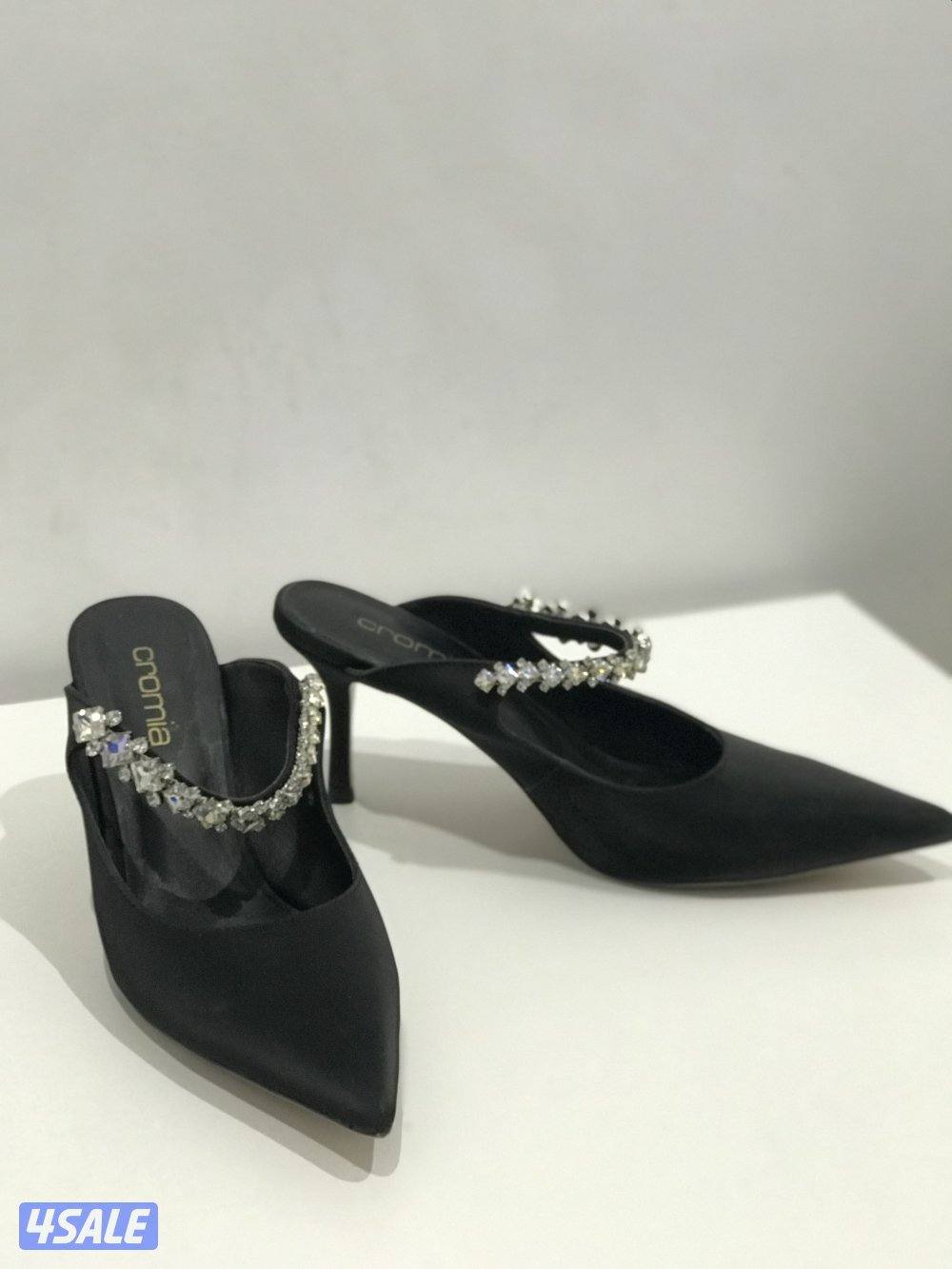 أحذية وكعوب ب الوان  متنوعة استعمال خفيف جداً11