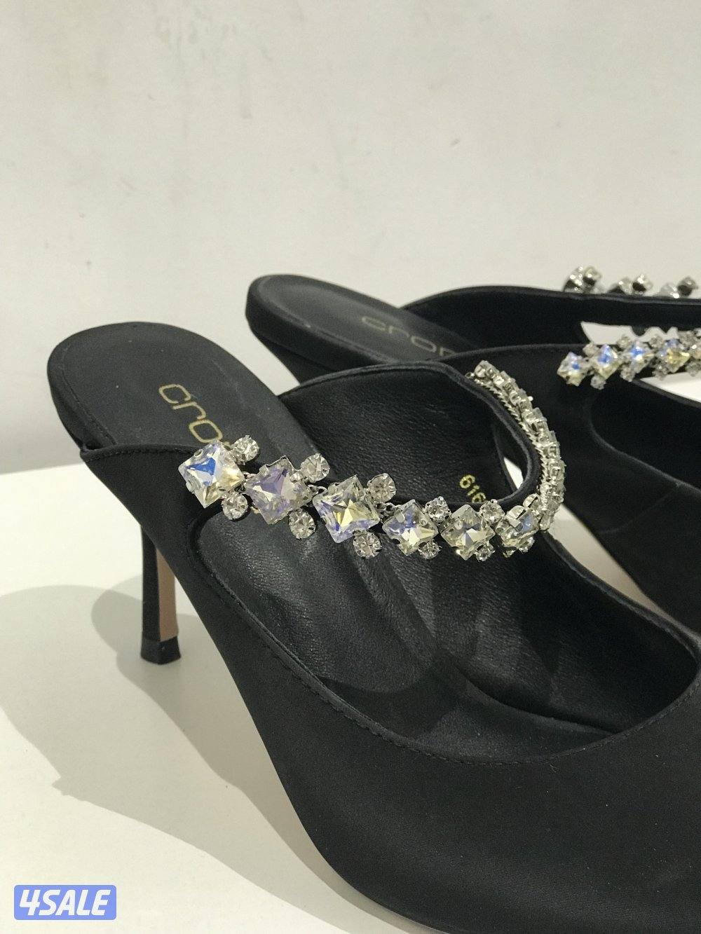 أحذية وكعوب ب الوان  متنوعة استعمال خفيف جداً12