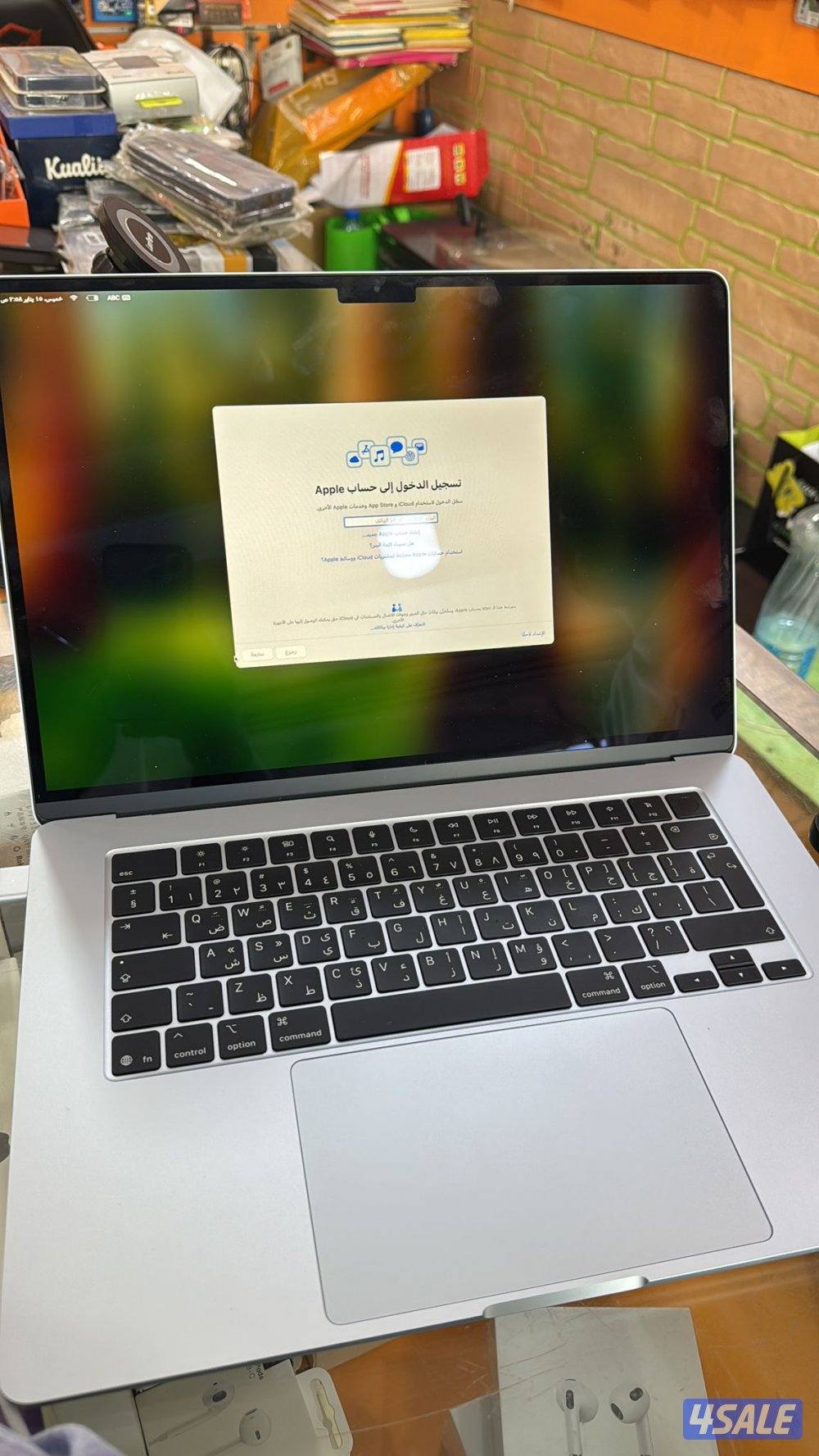 MacBook Air M4 
Ram 16GB 
Storage 512GB 
Cycle 3
Battery health 1004