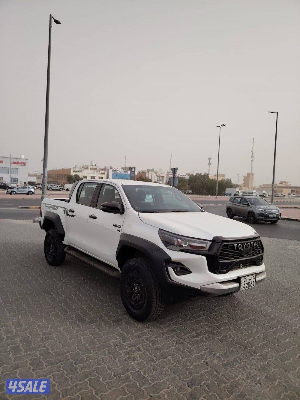 هايلكس GR الساير 2024 دبل جير تماتيك عداد 32 الف1