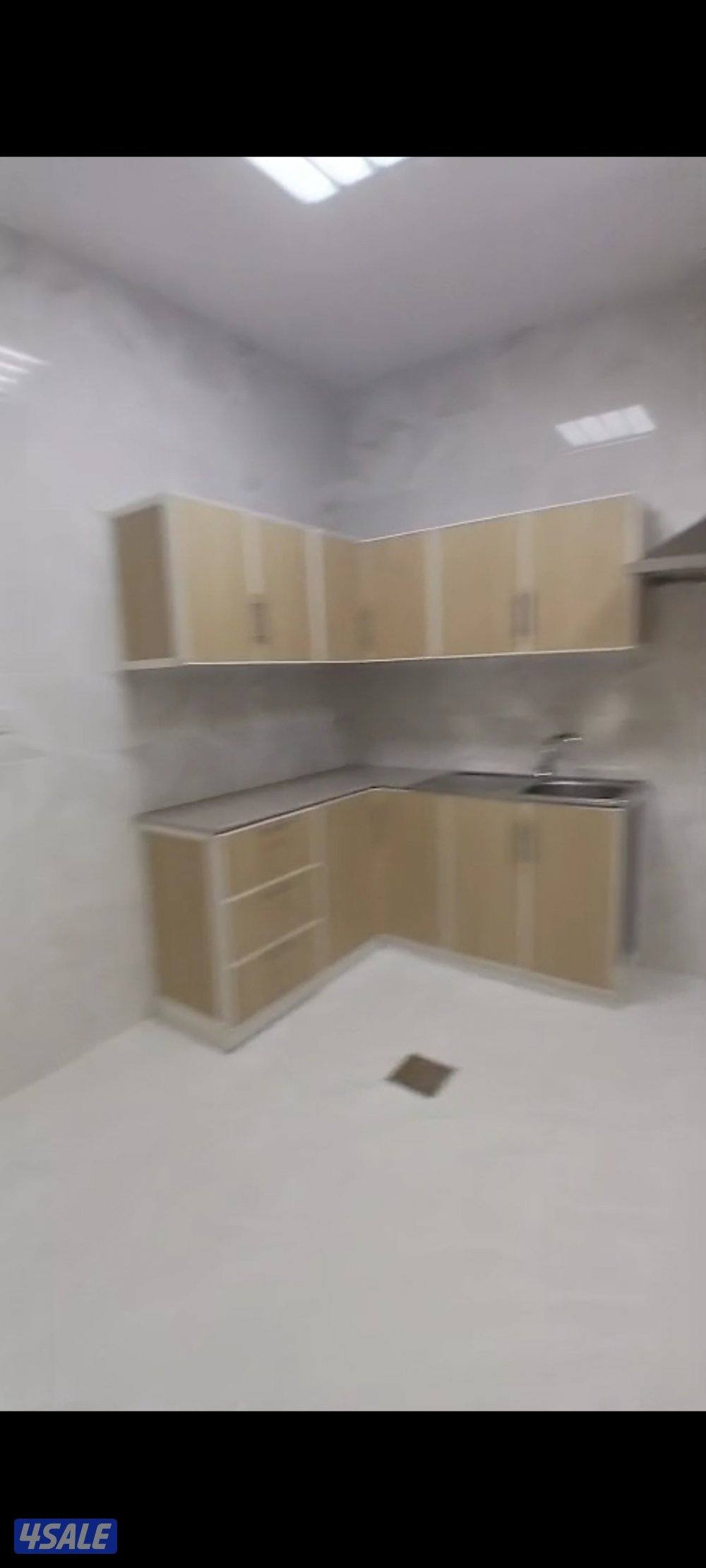 للايجار شقق جديدة بالمنقف ٤غرف غ خ0