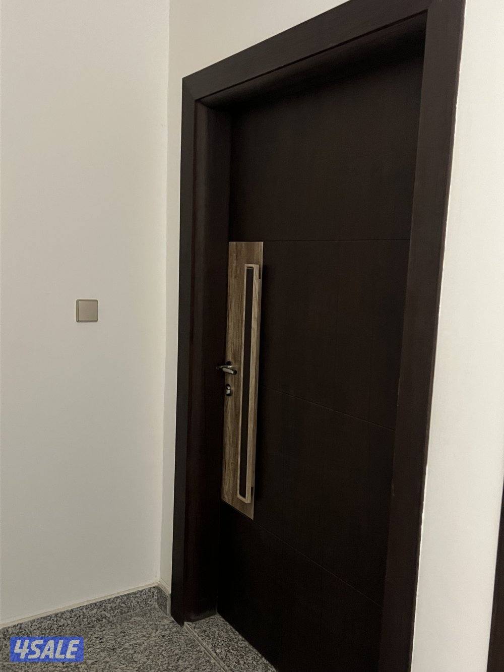 للايجار شقه سوبر ديلوكس 3 غرف وصالله وحمامين ومطبخ وغرفه مخدومه0