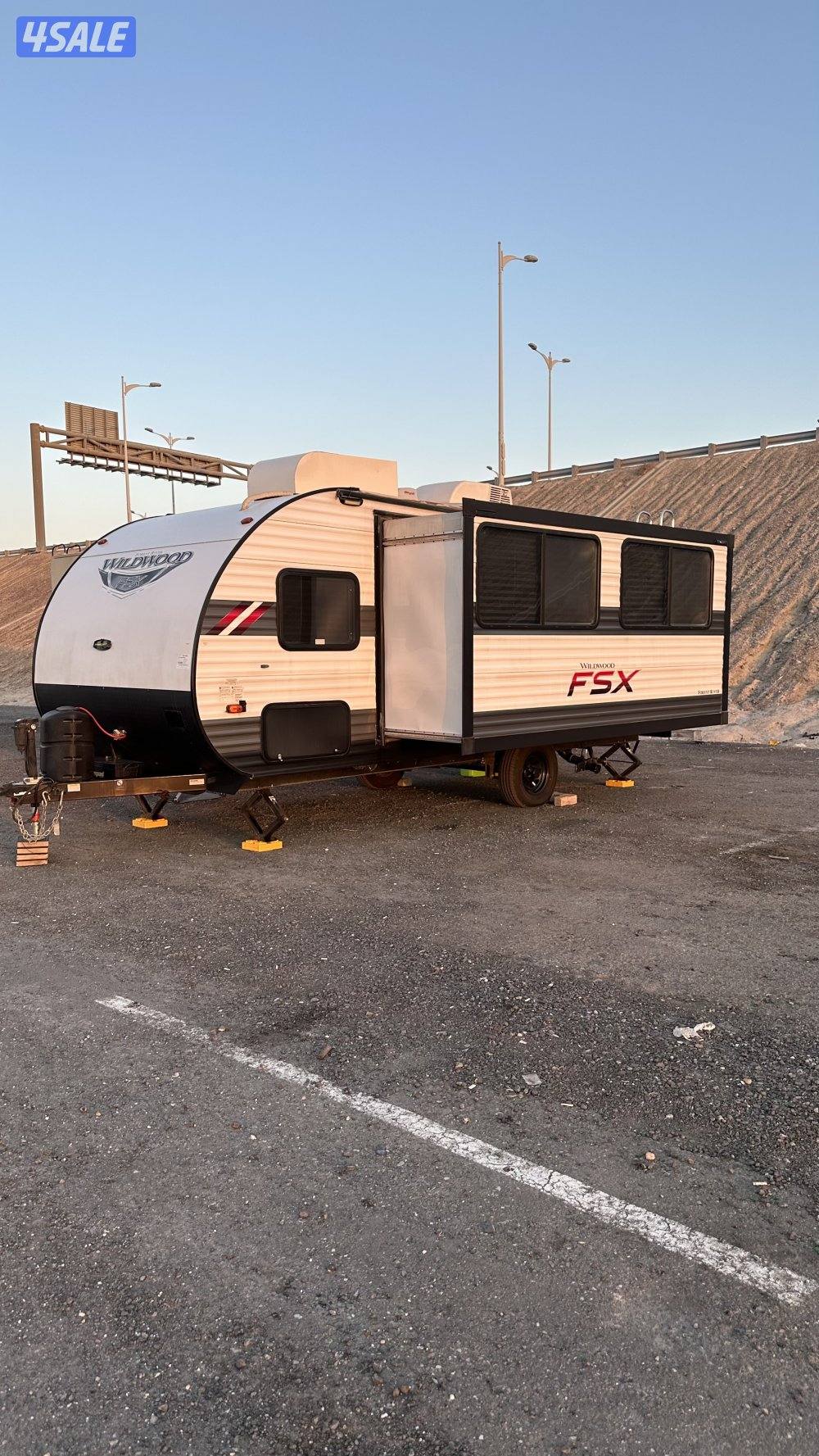 للبيع كرفان امريكي fsx0