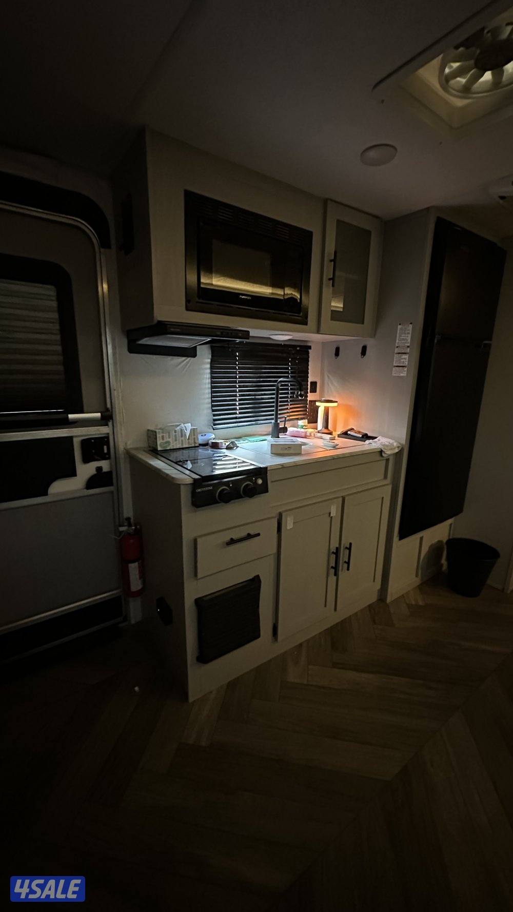 للبيع كرفان امريكي fsx7