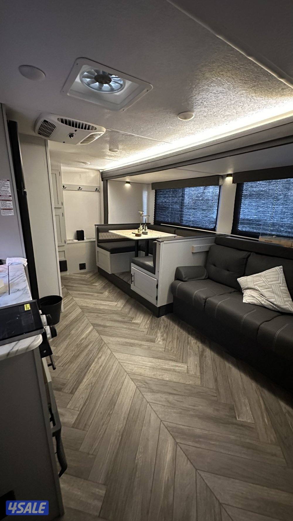 للبيع كرفان امريكي fsx11