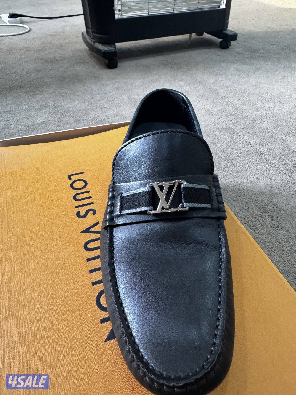 جوتي LV مقاس 422