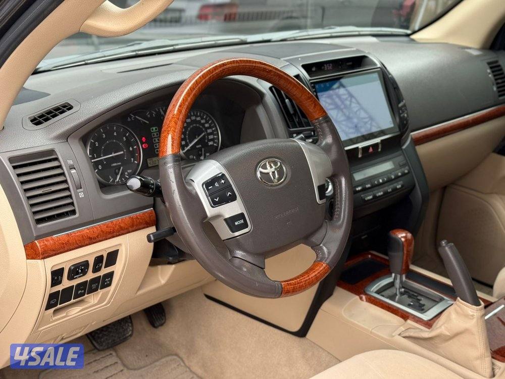 LAND CRUISER GXR V8 _20146