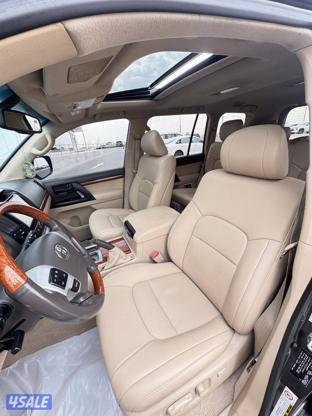 للبيع لاند كروزر موديل 2014 الساير6