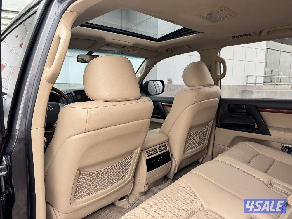 للبيع لاند كروزر موديل 2014 الساير9