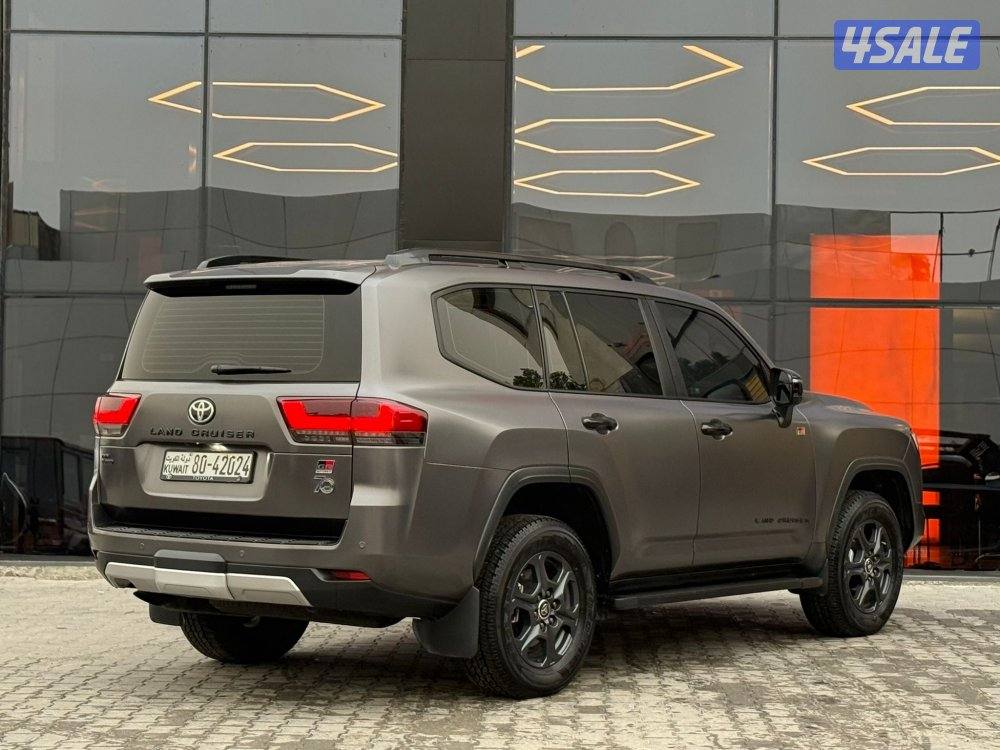 LAND CRUISER GR SPROT _2024 عداد 27 الف فقط4
