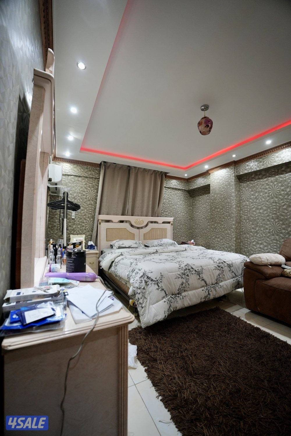 للبيع فيلا داخل عمارة4