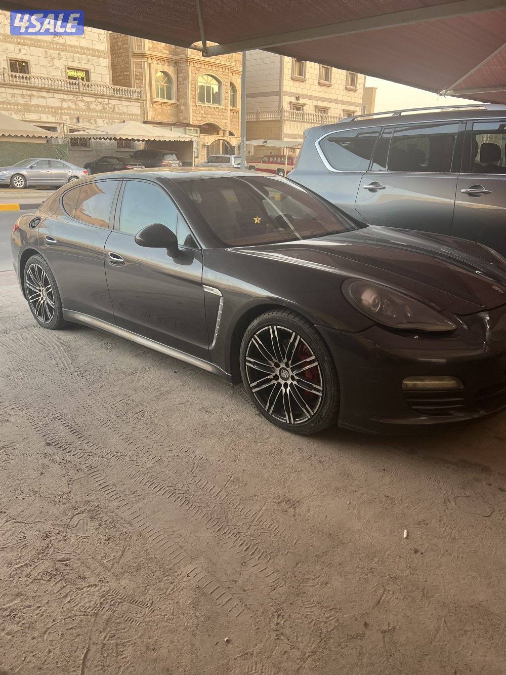 للبيع علي المنظور بورش بانميرا 2011 تحتاج تصفيه0