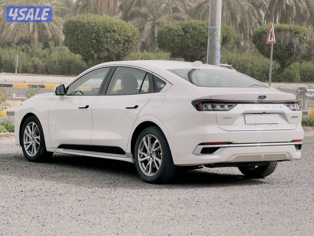 فورد توروس 
موديل 2023 عداد: 60 الف3