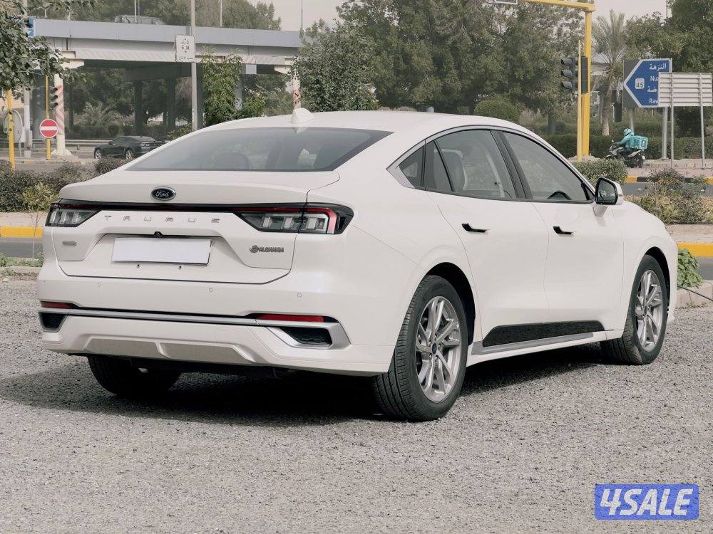 فورد توروس 
موديل 2023 عداد: 60 الف4