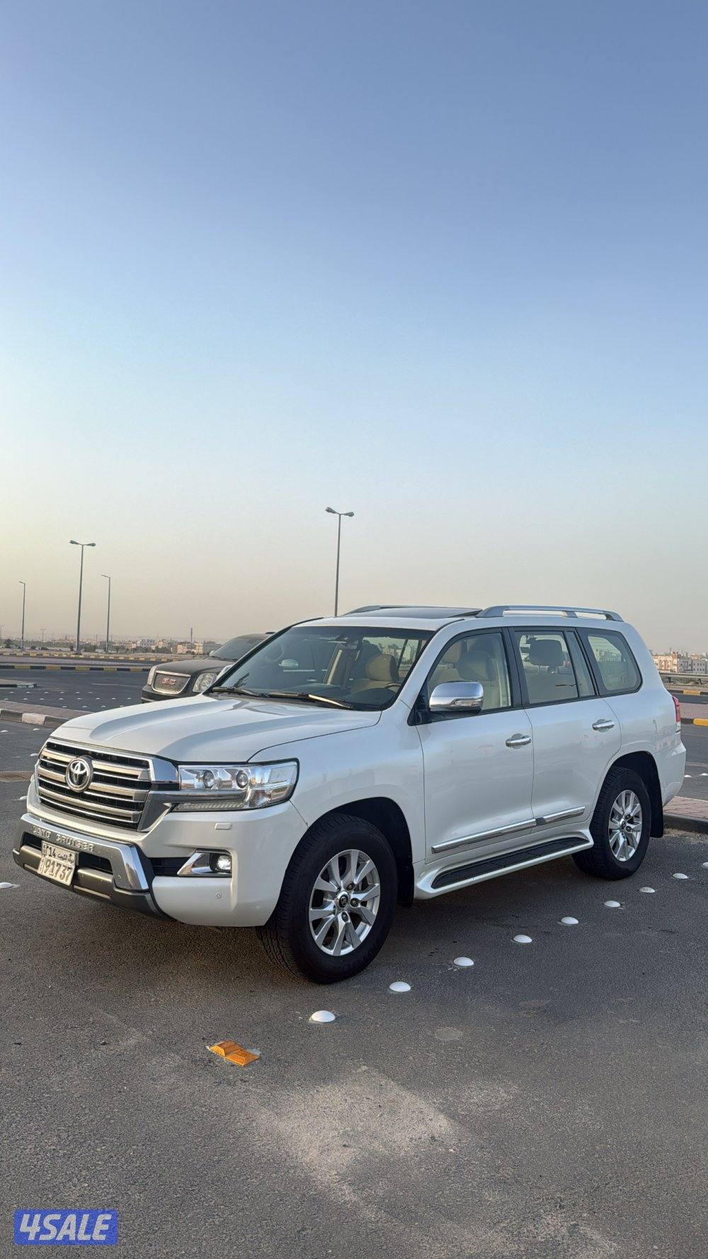 للبيع لاندكروزر ٢٠١٦ شرط الفحص بالكامل V80