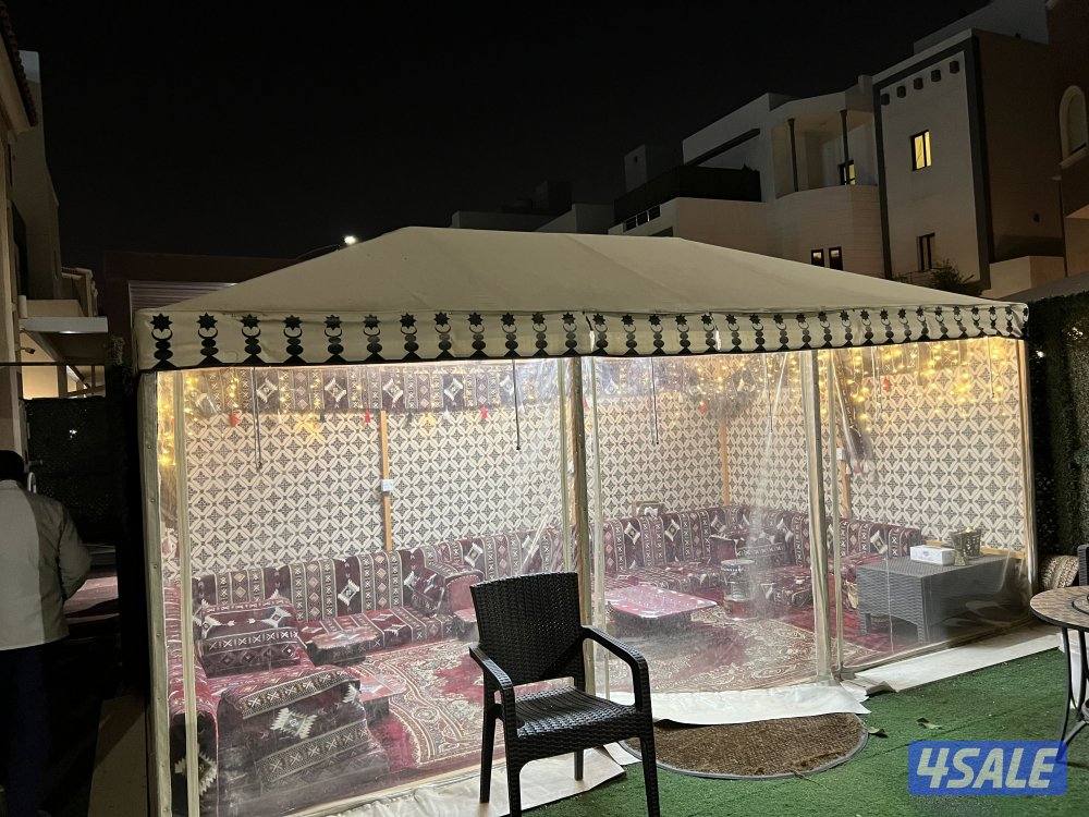 للبيع خيمه حديد مقاسها 5 في 3 تقريبا  مع كامل الاغراض0