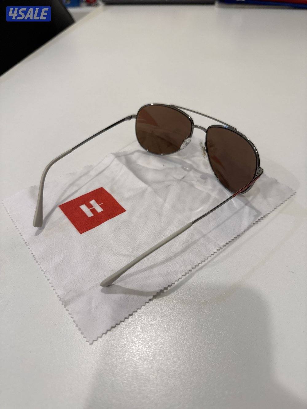 للبيع نظارة شمسية برادا اصلية رجالي استعمال خفيف جدا بحالة كالجديدة3