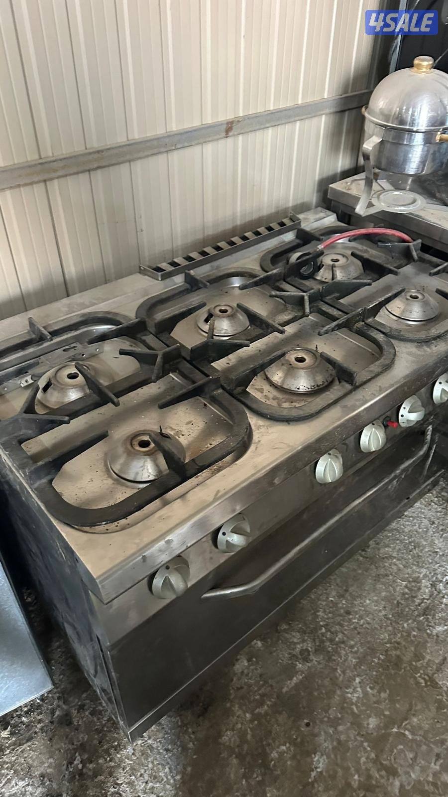 يوجد ثلاجات وطاولات مطعم  وجنيتر للبيع0