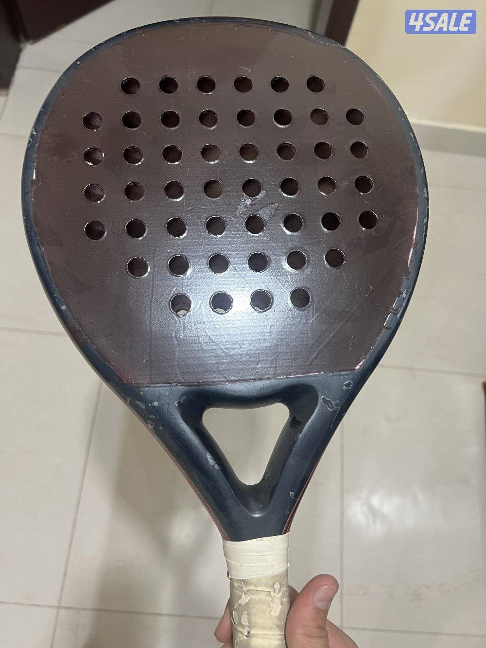 مضربين للبيع الاثنين ب 5 والواحد ب 30