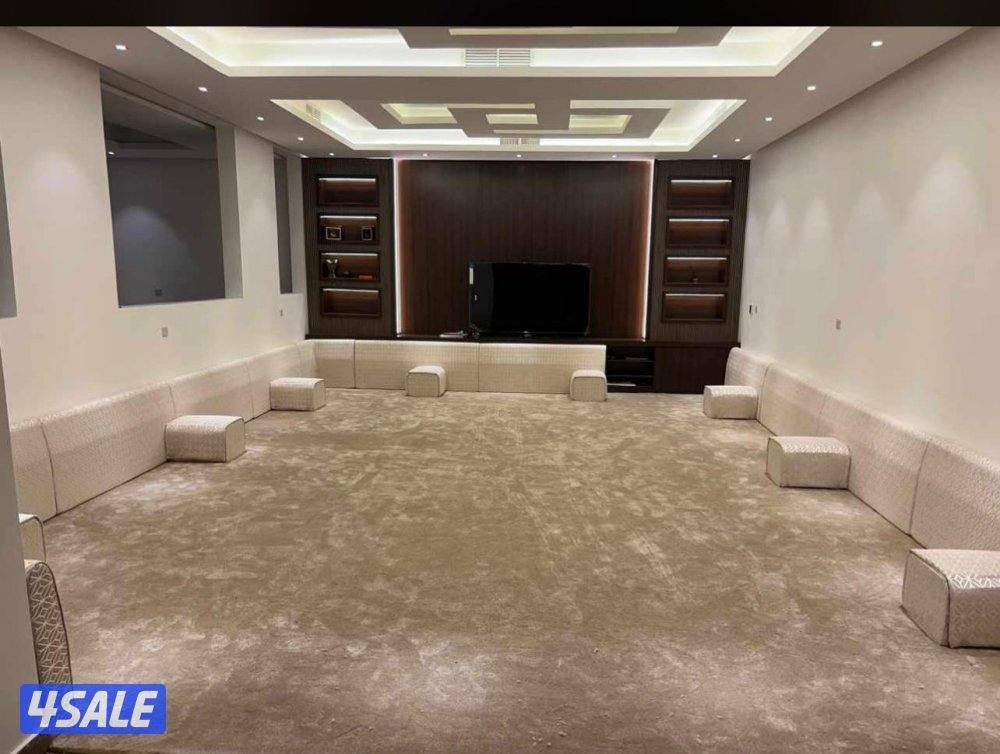 يوجد لدينا جميع انواع السجاد والمفروشات تصل نصل دقه في المواعيد10