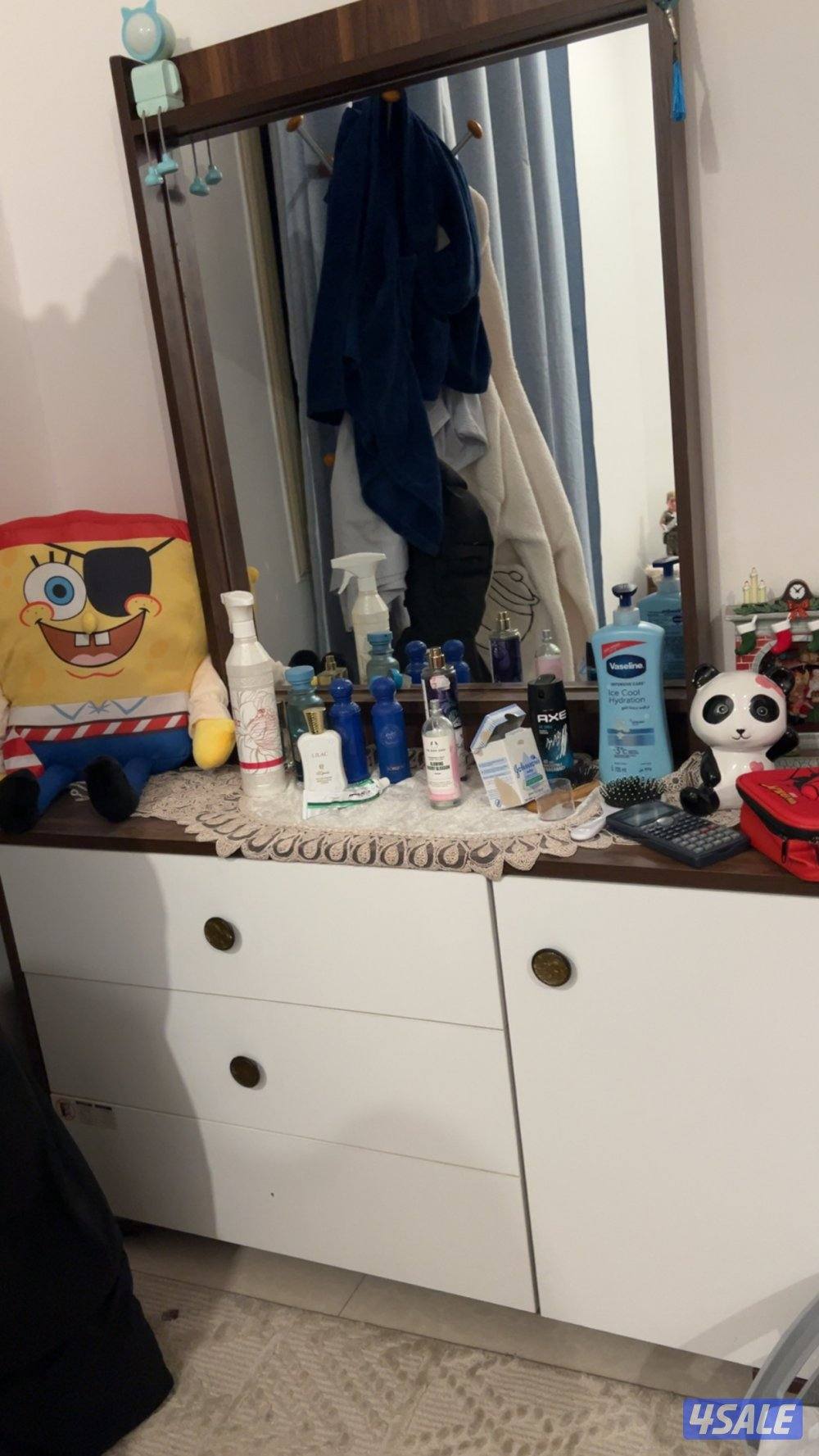 للبيع غرف نوم 2 وطاولة طعام5