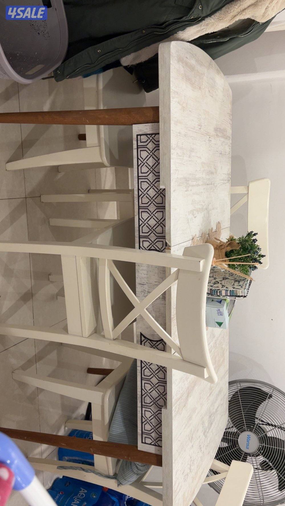 للبيع غرف نوم 2 وطاولة طعام9