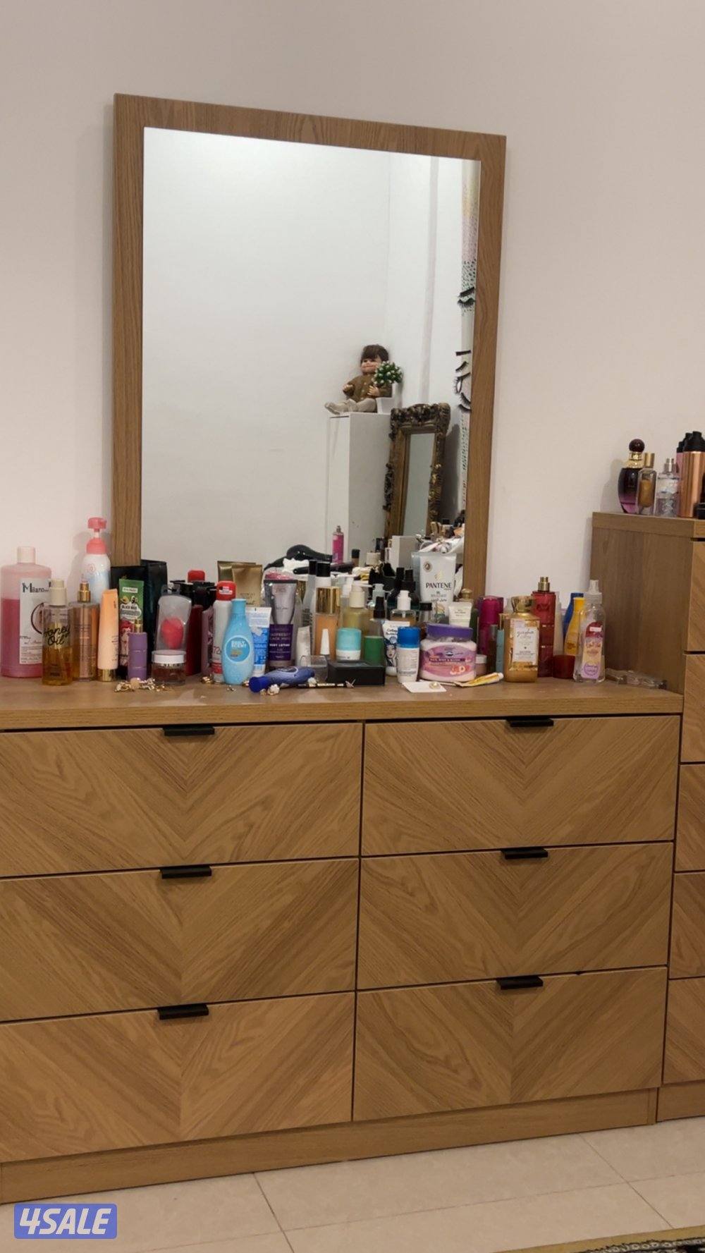 للبيع غرف نوم 2 وطاولة طعام2