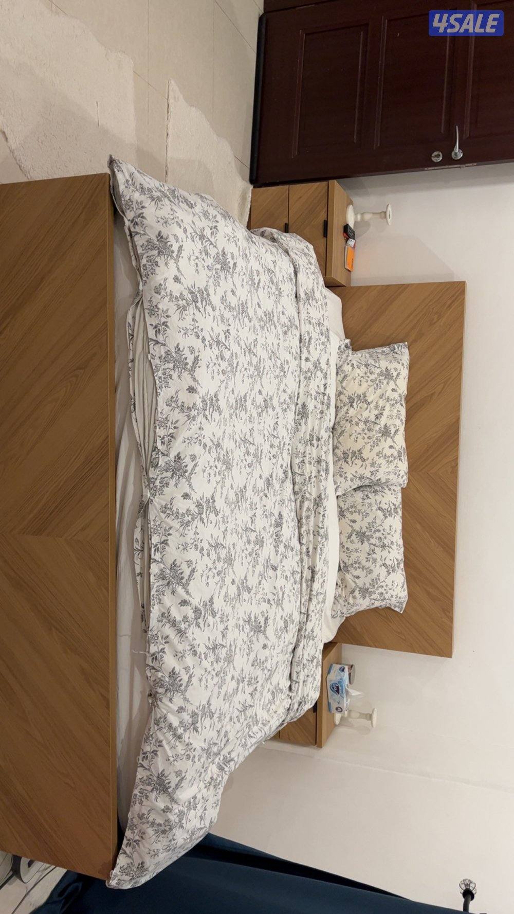 للبيع غرف نوم 2 وطاولة طعام3